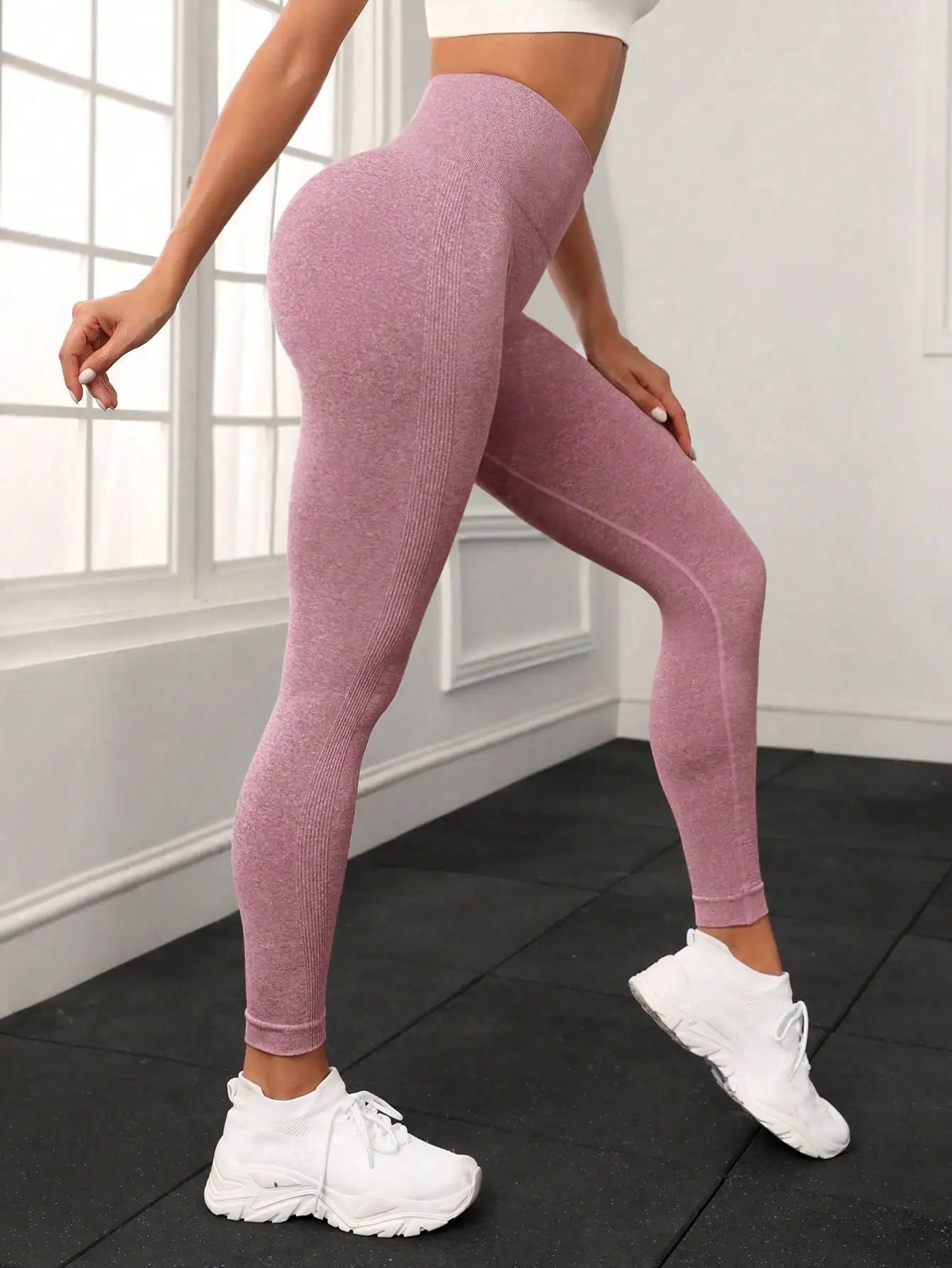 Seamless letter peach yoga pants, hip lifting yoga clothes, tight fitting high waisted sports and fitness pants for women